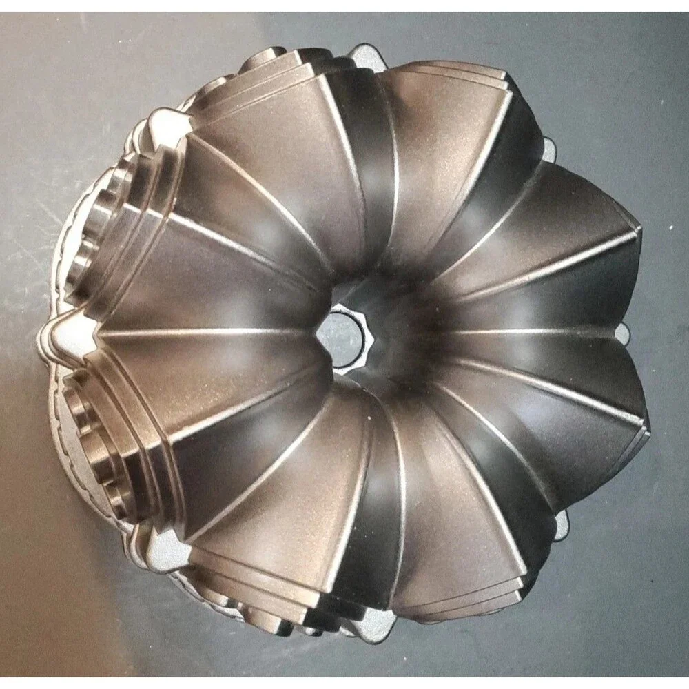 Nordic Ware Cathedral Bundt Cake Pan Nonstick Heavy Cast Aluminum 10 Cups USA